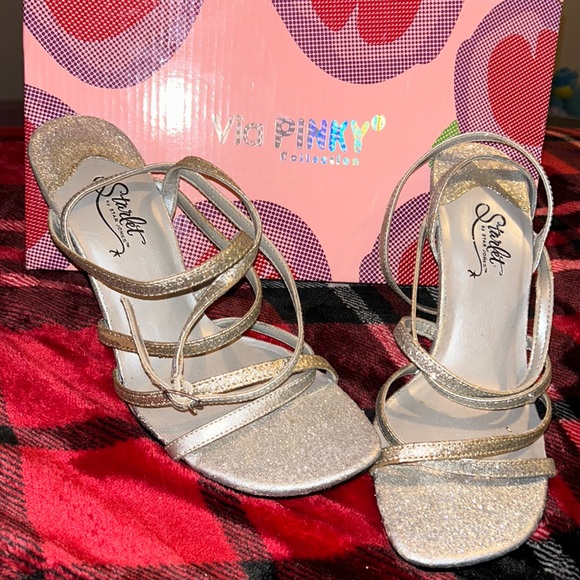 Via Pinky silver sparkly heels. Size 8 - Picture 2 of 4